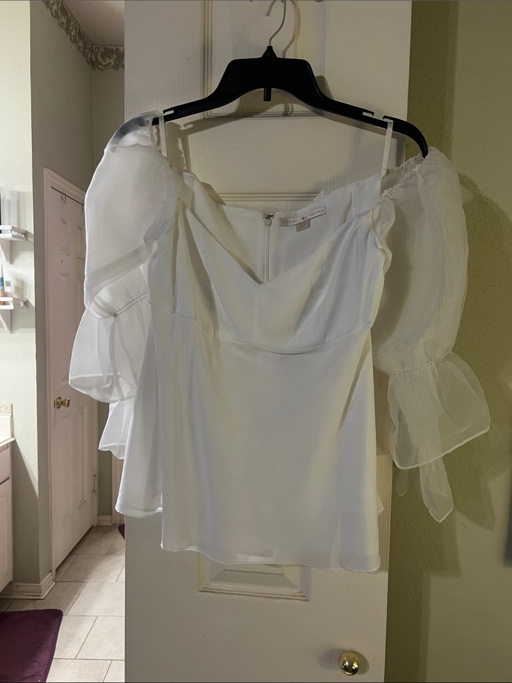Boston Proper White Off-Shoulder Puff Sleeve Blouse